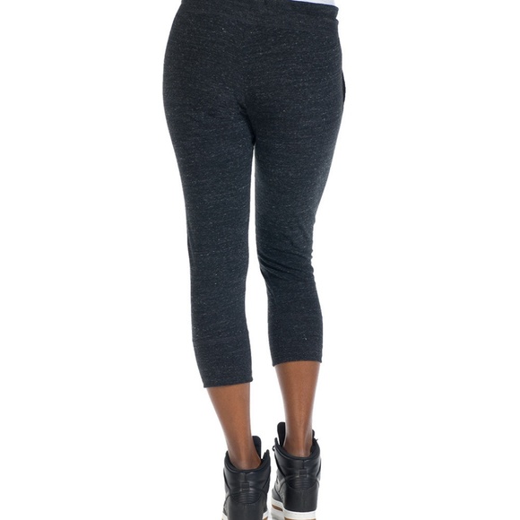 Nike Women's Sport Casual Gym Vintage Capris- NWT - Picture 3 of 4